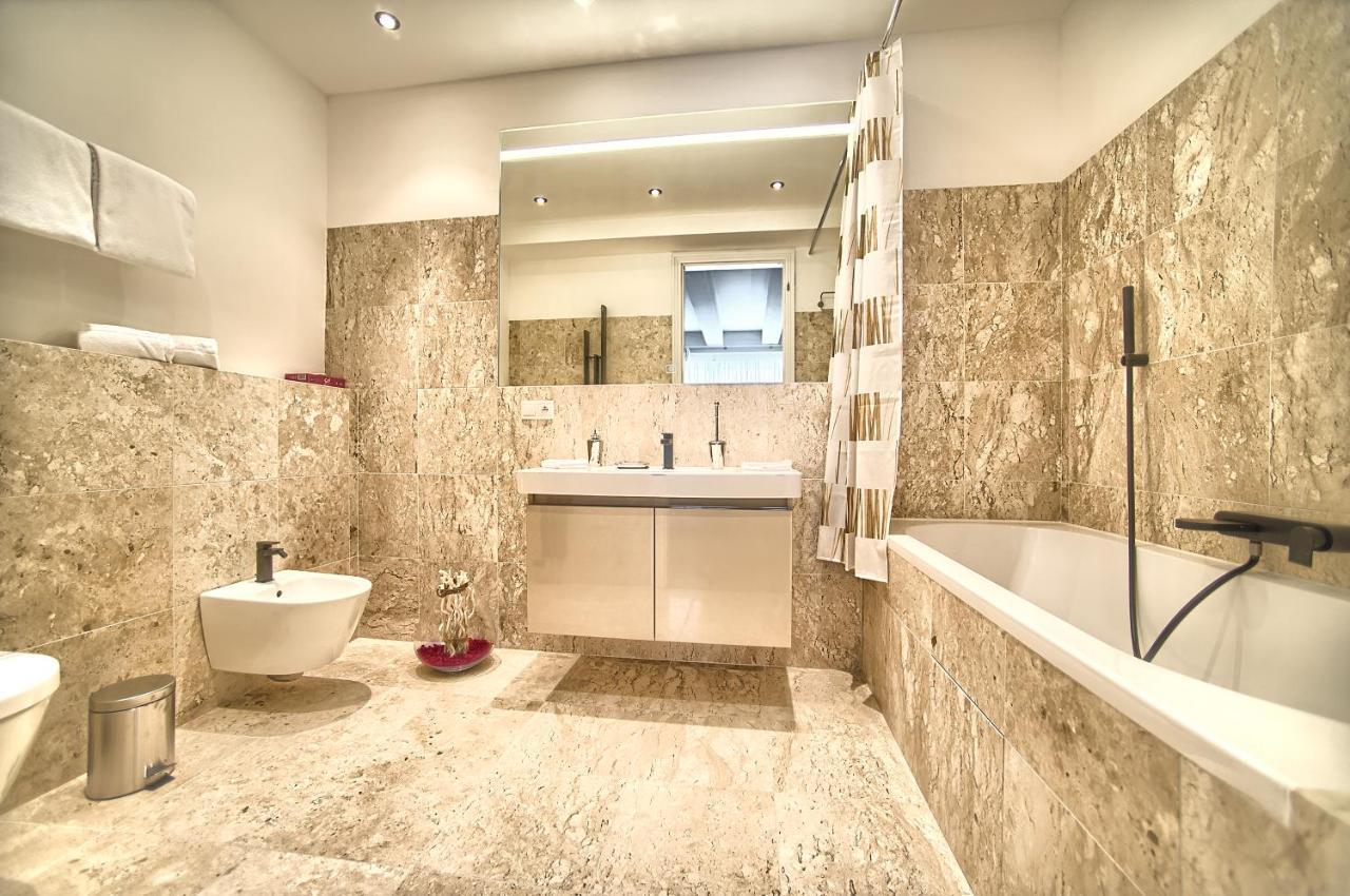 Exclusive 2 Bedroom Apartment Old Town - 2 Baths, Balcony And View - By Prague City Apartments Bagian luar foto